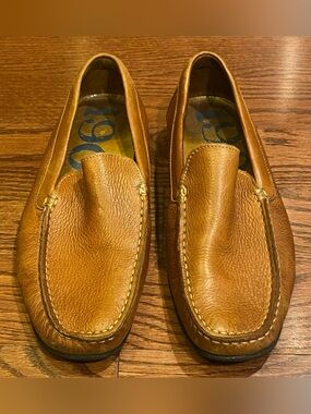 1901 Men’s Brown Pebbled Leather Loafers Sz 8.5 Rubber Sole Made In Brazil